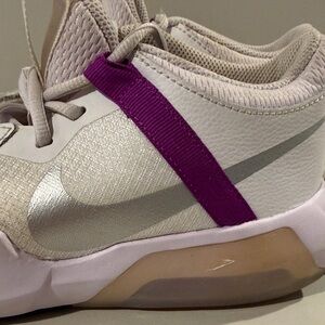 Girls Nike Indoor Basketball Sneakers